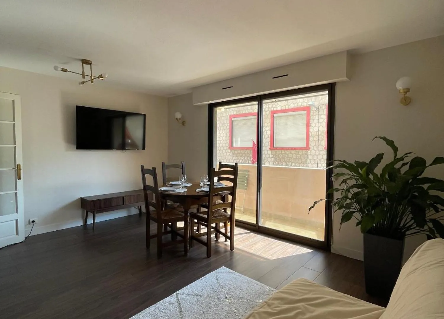 Appartement Superbe T2 Avec Box Garage Proche Velodrome Et Prado à Marseille France